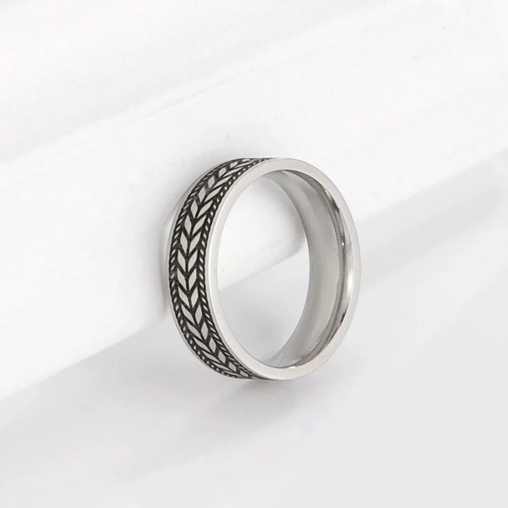 Knotted Plant Band Ring — dettaglio