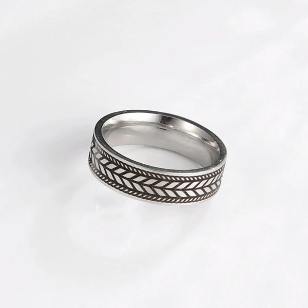 Knotted Plant Band Ring — vista frontale
