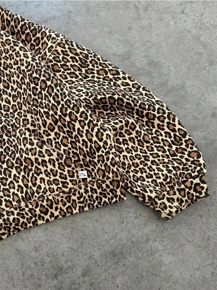 Leopard Print Y2K Graphic Hoodie — vista laterale