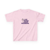 Lip Gloss & Bad Decisions Graphic Baby Tee — dettaglio della stampa