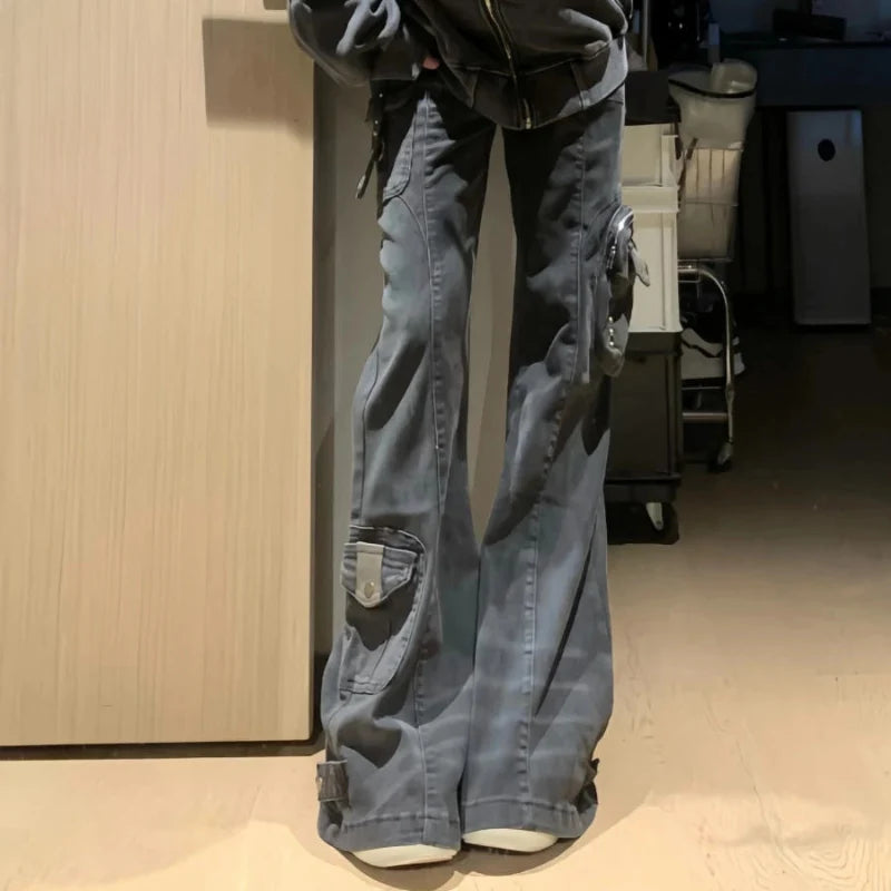 Low Waist Y2K Flared Cargo Jeans — vista posteriore