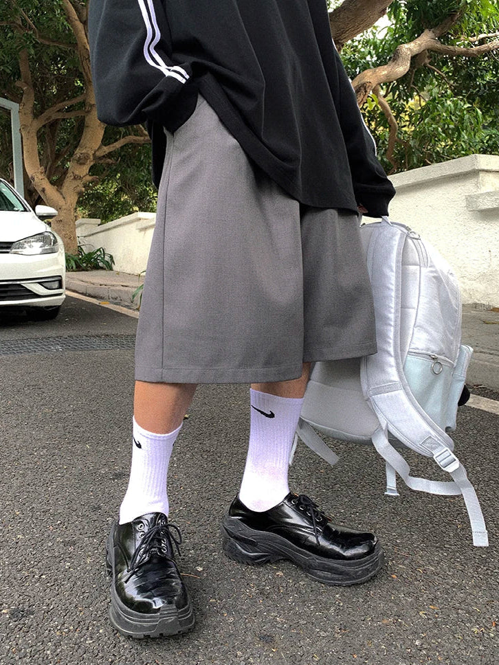 Mens Pleated Y2K Bermuda Shorts — dettaglio