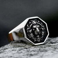 Octagonal Lion Signet Ring — dettaglio della stampa