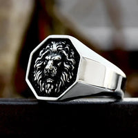 Octagonal Lion Signet Ring — in alternativa
