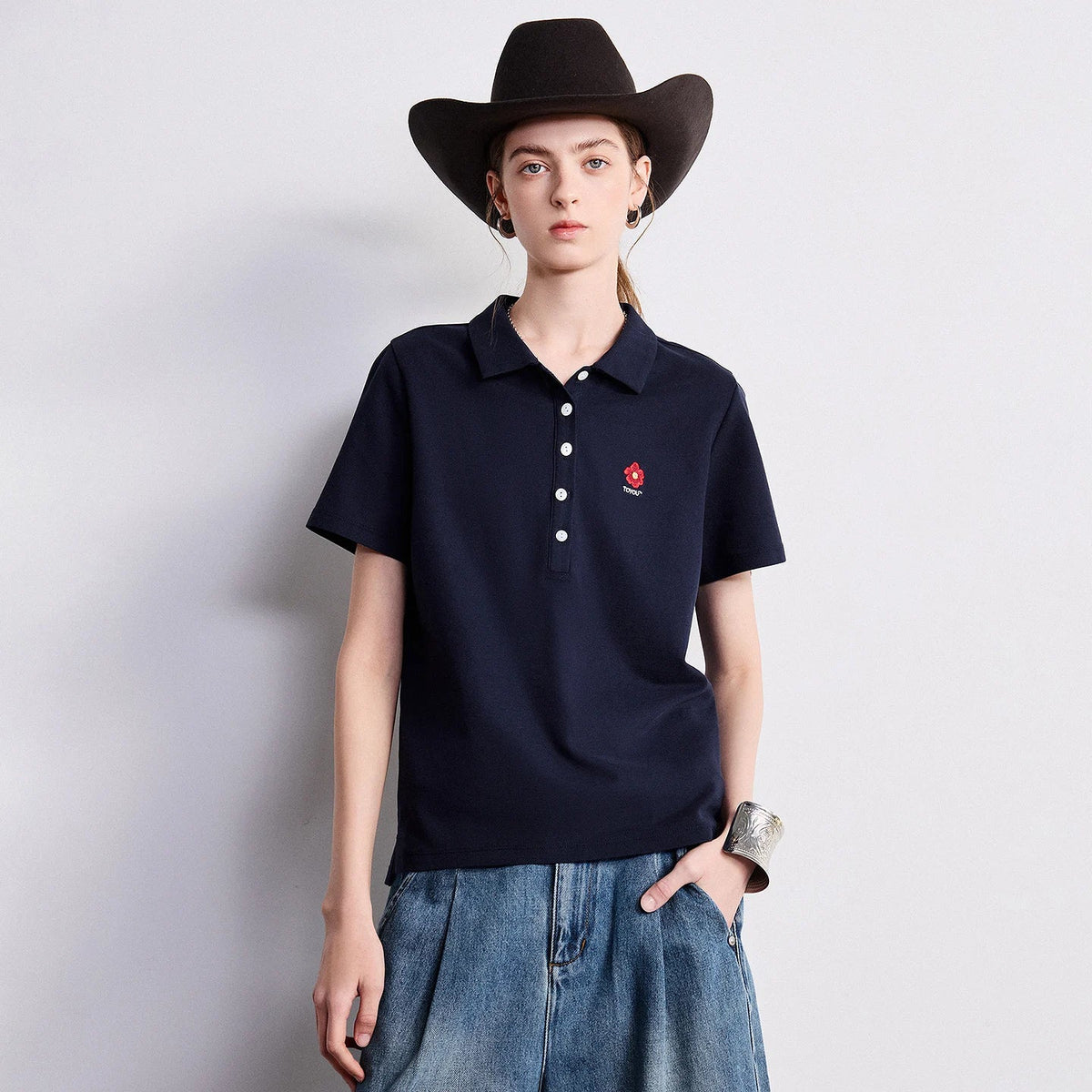 Old Money Y2K Embroidered Polo Shirt — vista posteriore