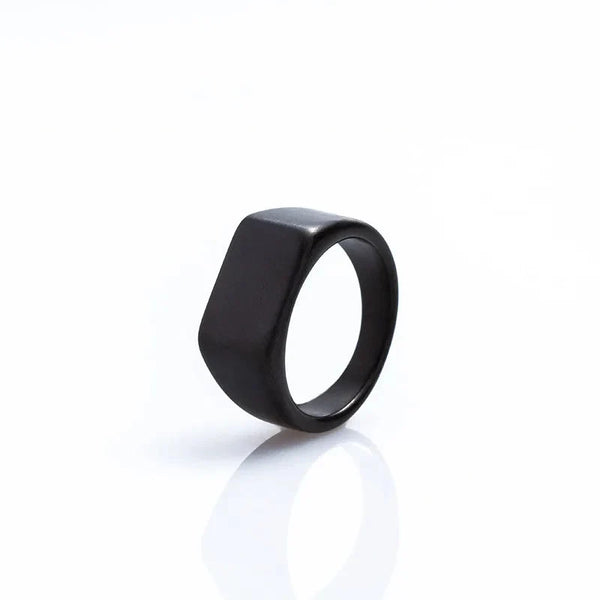 Plain Slim Rectangle Signet Ring — vista frontale