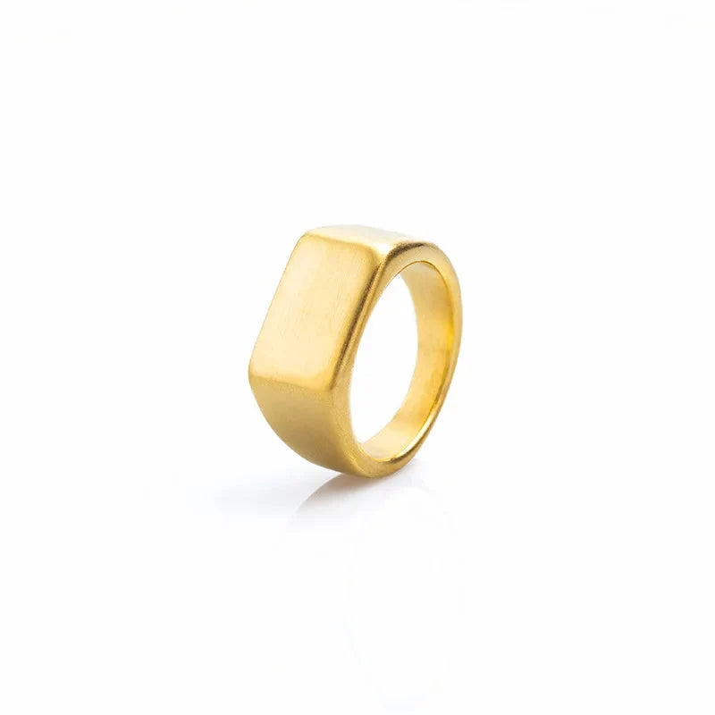 Plain Slim Rectangle Signet Ring — dettaglio