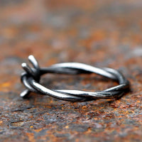 Punk Barbed Wire Abstract Ring — dettaglio