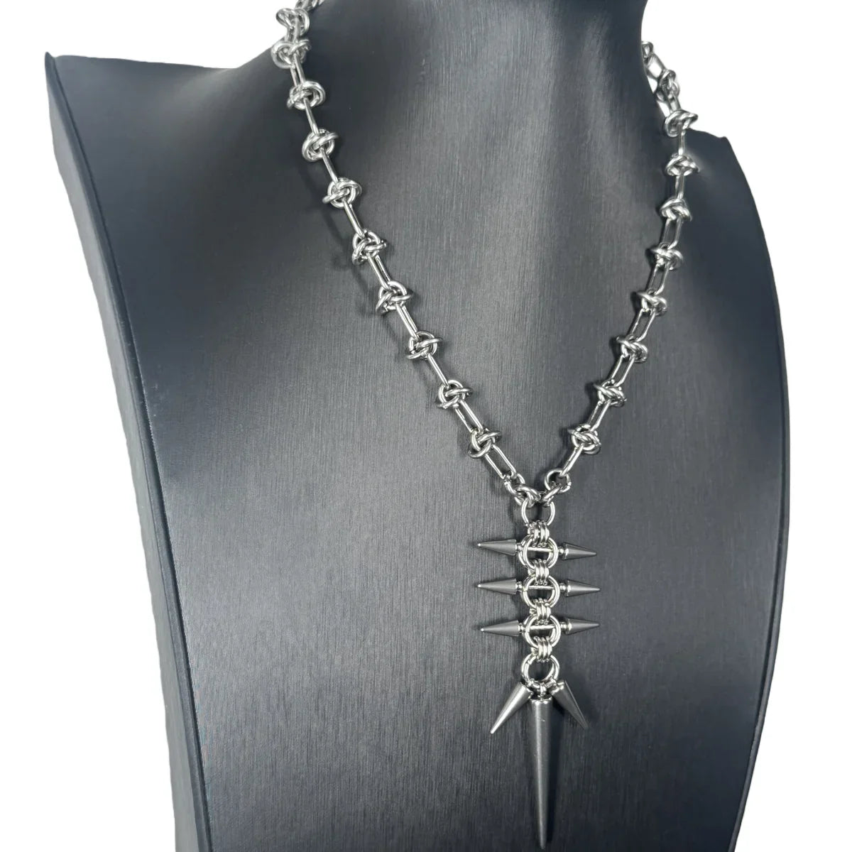 Punk Y2K Grunge Rock Spike Pendant Chain Necklace — vista frontale