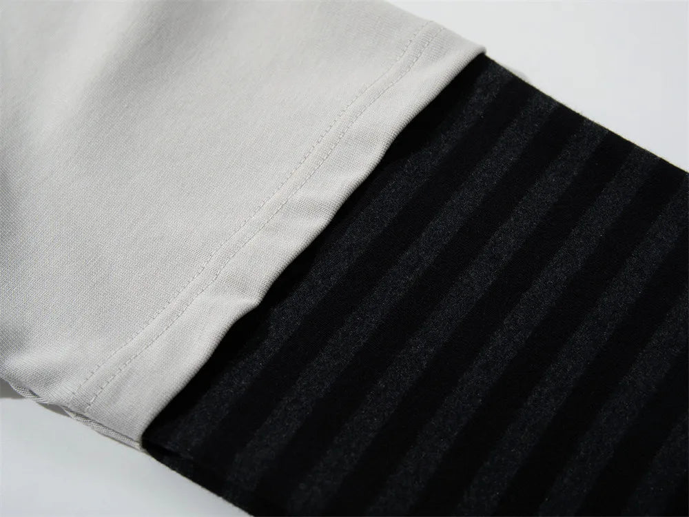 "Silent Knight" Graphic Y2K Mock Layered Long Sleeve Top — dettaglio della stampa