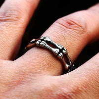 Skeleton Bone Ring — in alternativa