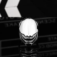 Steel Soldier Alien Skull Ring — vista posteriore
