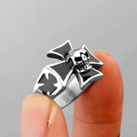Steel Soldier Cross Ring — dettaglio