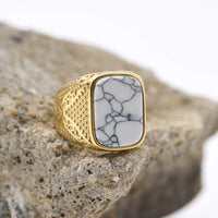 Stone Oval Signet Ring — vista laterale