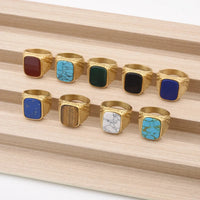 Stone Oval Signet Ring — dettaglio della stampa