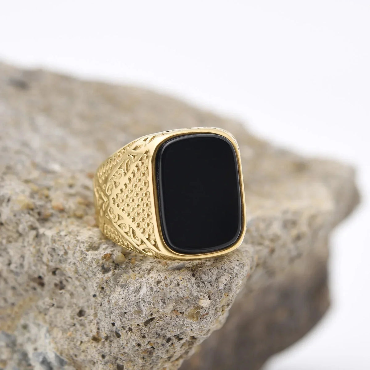 Stone Oval Signet Ring — vista frontale