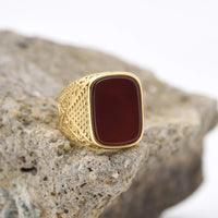Stone Oval Signet Ring — dettaglio