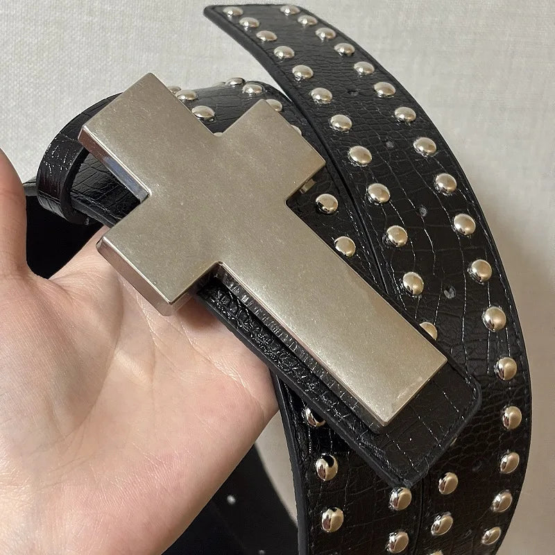 Subculture Y2K Punk Studded Cross Belt — vista frontale
