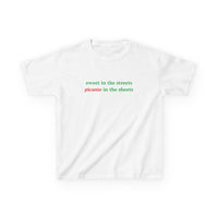 Sweet In The Streets Picante In The Sheets Baby Tee — vista posteriore
