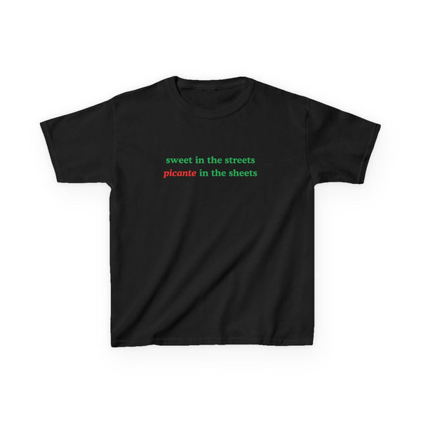 Sweet In The Streets Picante In The Sheets Baby Tee — vista frontale