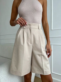 Thin Bermuda Y2K Shorts — vista frontale