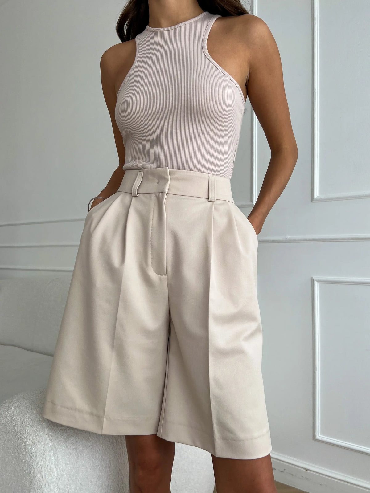 Thin Bermuda Y2K Shorts — vista posteriore