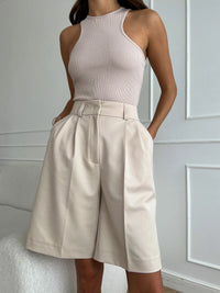 Thin Bermuda Y2K Shorts — vista posteriore