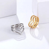 Three V Shape Ring — in alternativa
