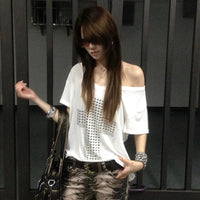 Trashy Grunge Y2K Metal Cross Graphic V Neck T Shirt — dettaglio