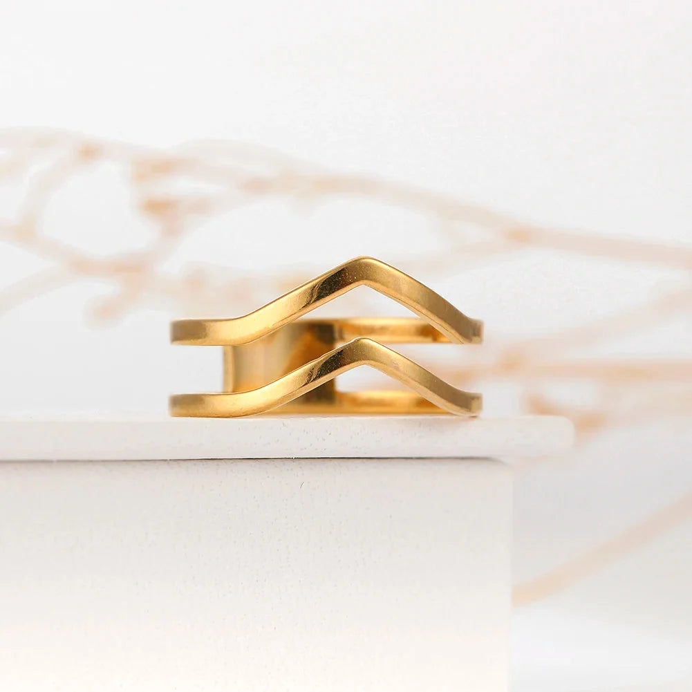 Two V Shape Ring — vista frontale