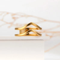 Two V Shape Ring — vista frontale
