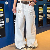 White Y2K Embroidered Baggy Jeans — dettaglio