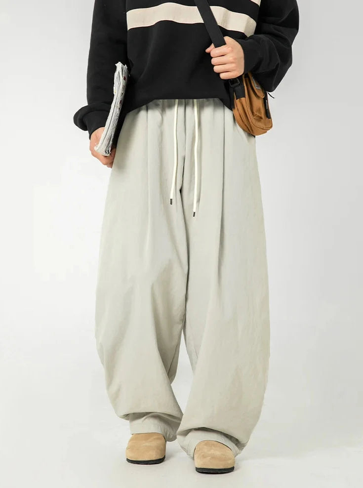 Wide Leg Curved Y2K Parachute Trousers — dettaglio della stampa