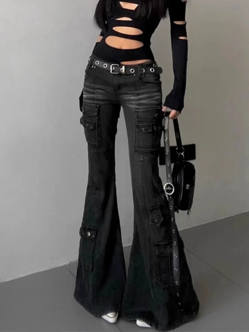 Womens Gothic Y2K Low Waist Cargo Flare Denim Jeans — vista frontale