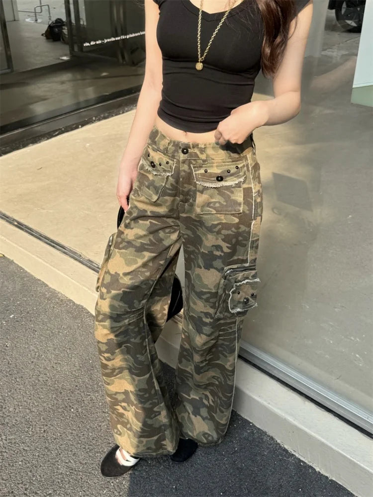 Womens Streetwear Y2K Camouflage Baggy Cargo Jeans — vista laterale