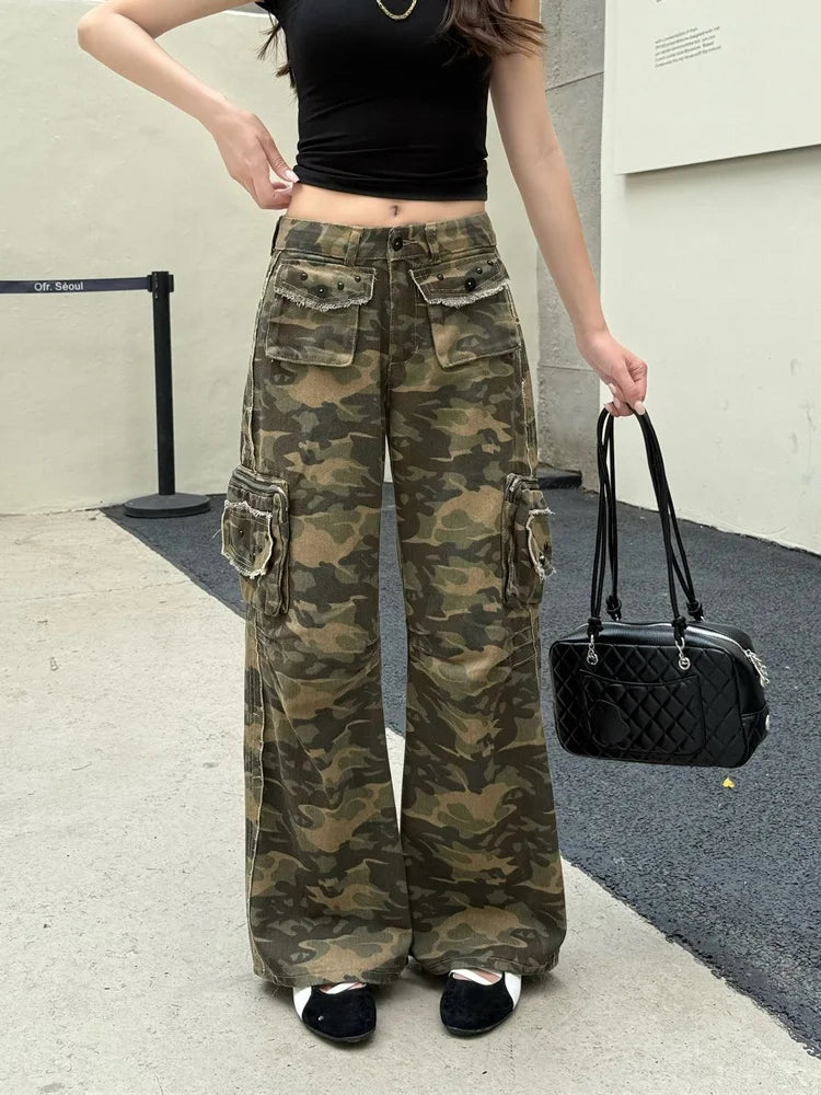 Womens Streetwear Y2K Camouflage Baggy Cargo Jeans — vista frontale