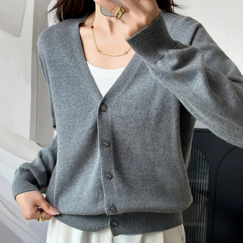 Womens V Neck Y2K Button Up Cardigan — dettaglio della stampa