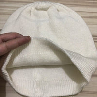 Womens Y2K Rhinestone Beanie — dettaglio del tessuto