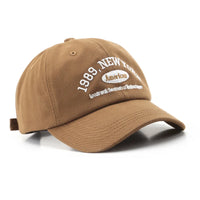 1989 New York Embroidered Baseball Cap — dettaglio della stampa