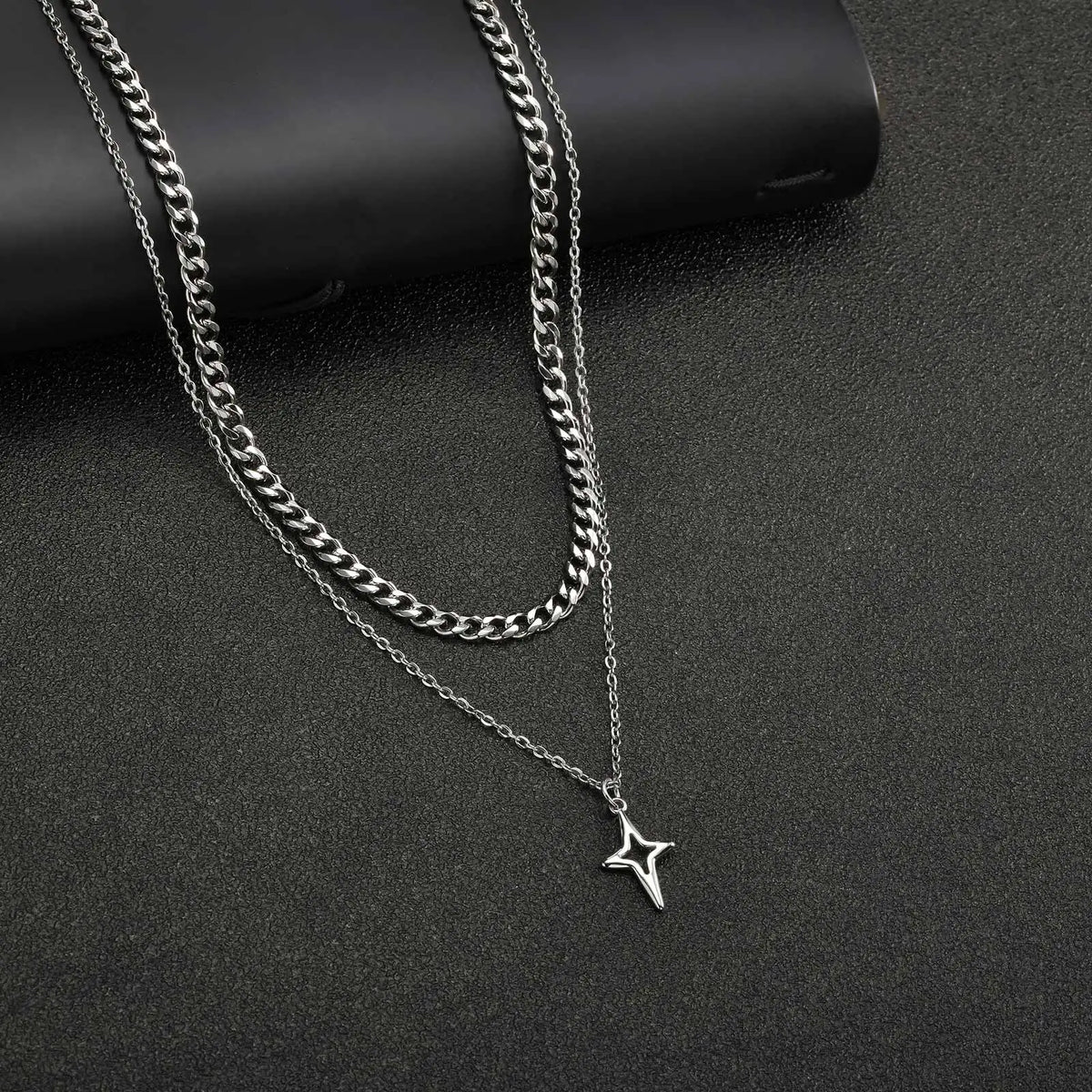 2 Piece Layered Star And Cuban Necklace Chain — dettaglio