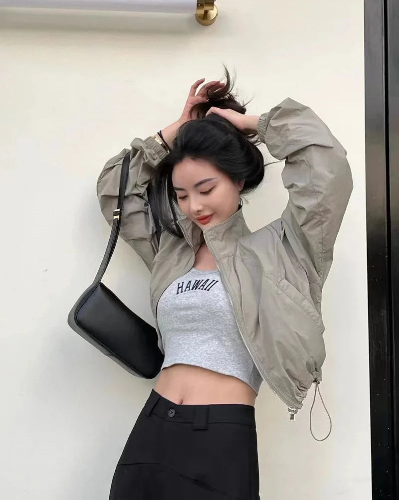 90s Style Vintage Cropped Windbreaker Jacket — in alternativa