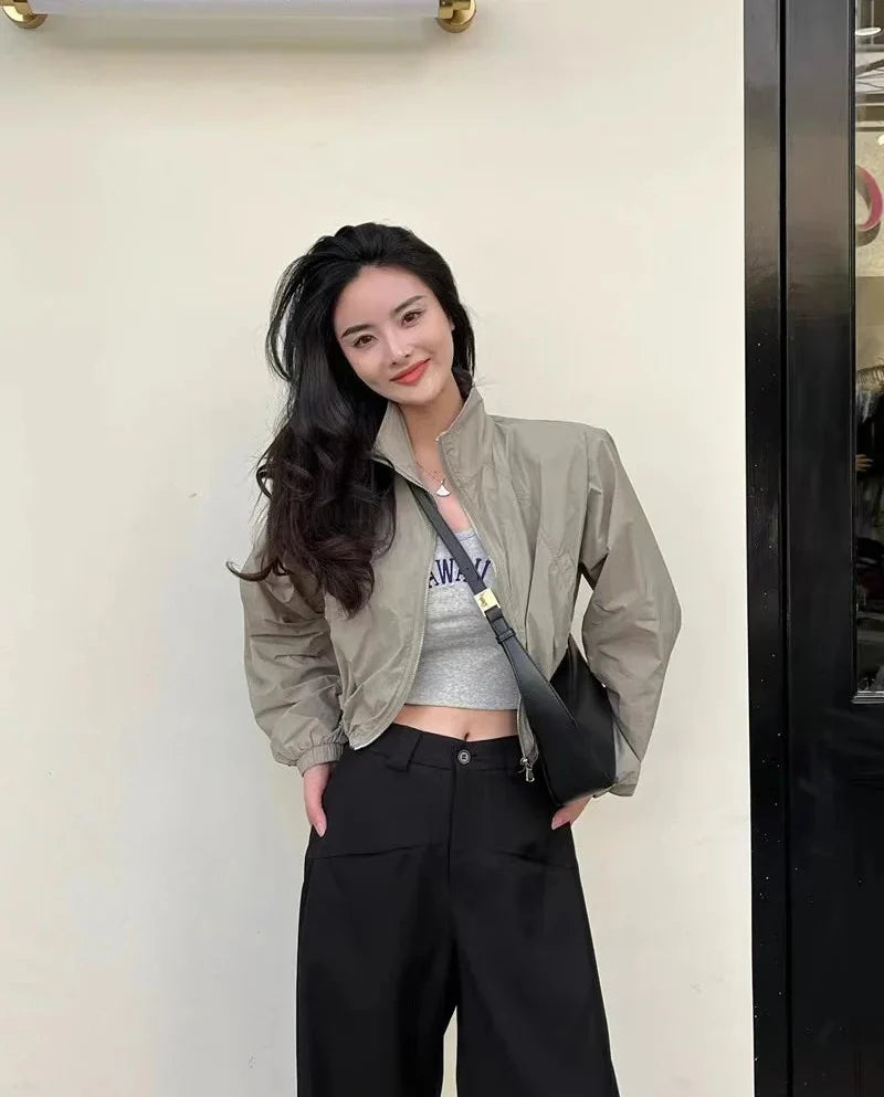 90s Style Vintage Cropped Windbreaker Jacket — vista laterale