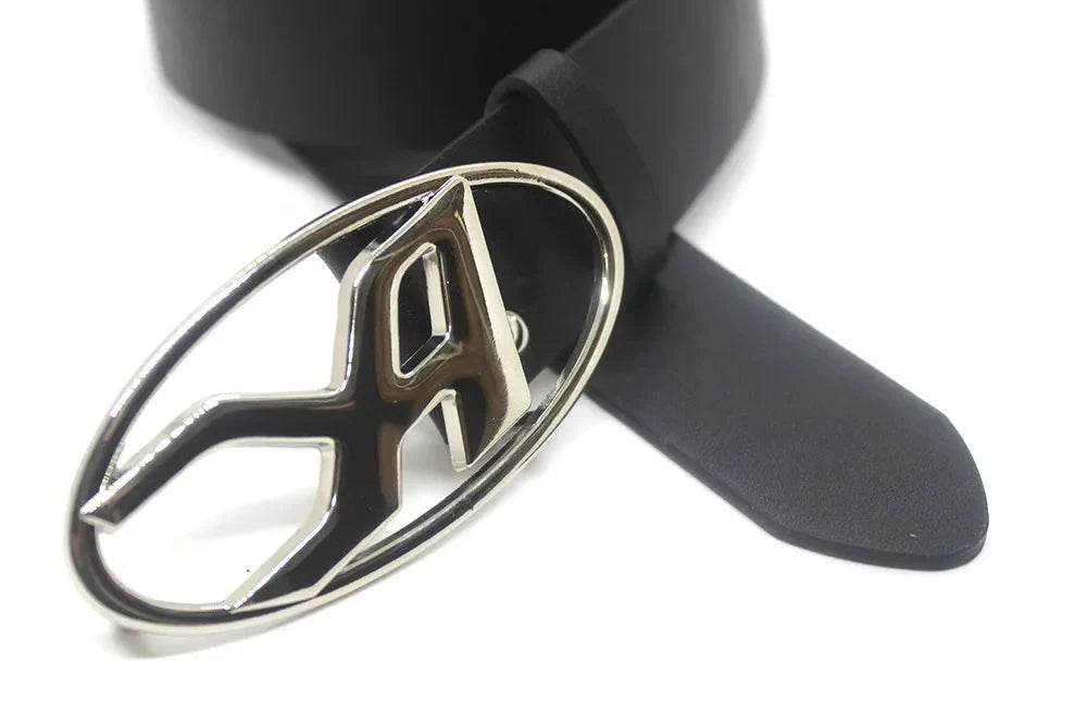 A D Buckle Letter Snap Leather Belt — vista frontale