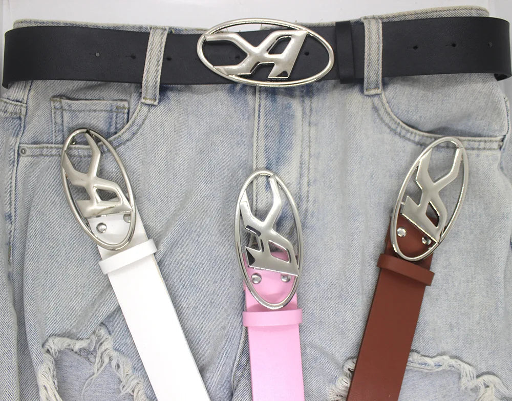 A D Buckle Letter Snap Leather Belt — vista posteriore