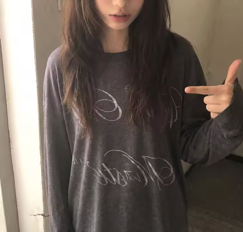Aesthetic Letter Print Graphic Long Sleeve Top — dettaglio