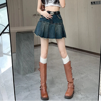 Aesthetic Mini Pleated Denim Skirt — in alternativa