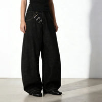 Airplane Button Design Black Baggy Barrel Jeans — dettaglio della stampa