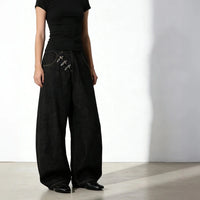 Airplane Button Design Black Baggy Barrel Jeans — dettaglio del tessuto