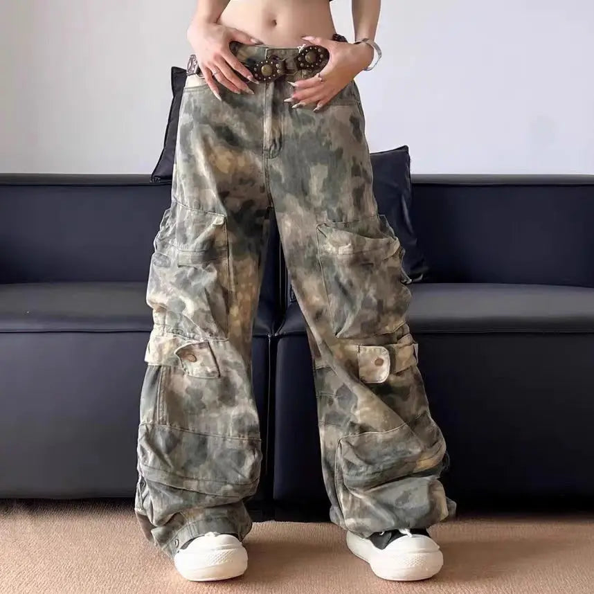 Army Camouflage Baggy Cargo Trousers — vista frontale