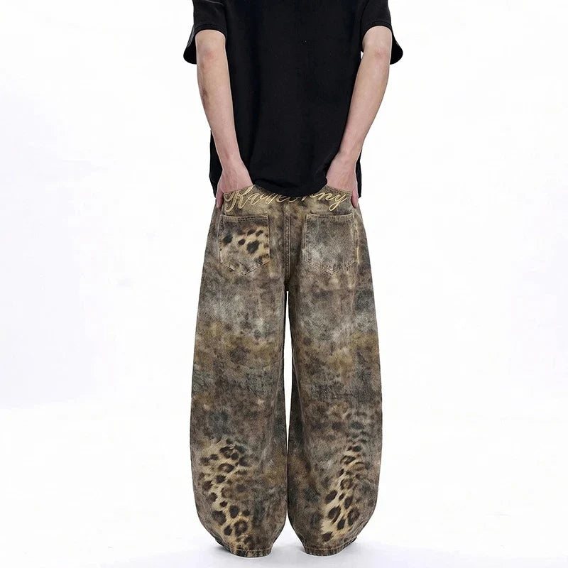 Avant Garde Leopard Print Oversized Wide Leg Barrel Jeans — dettaglio della stampa